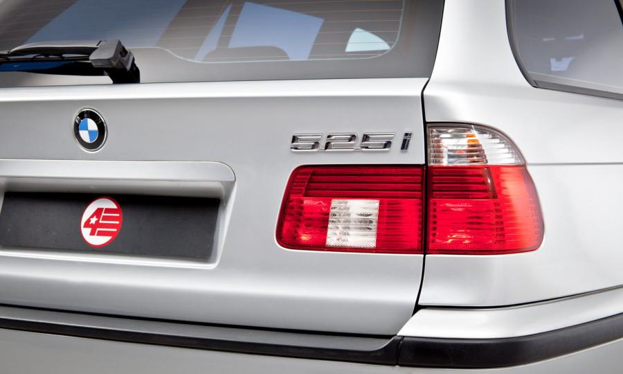 Детали экстерьера BMW 525i Touring M Sport Package 2002 года  (UK) (фото 14 из 25)